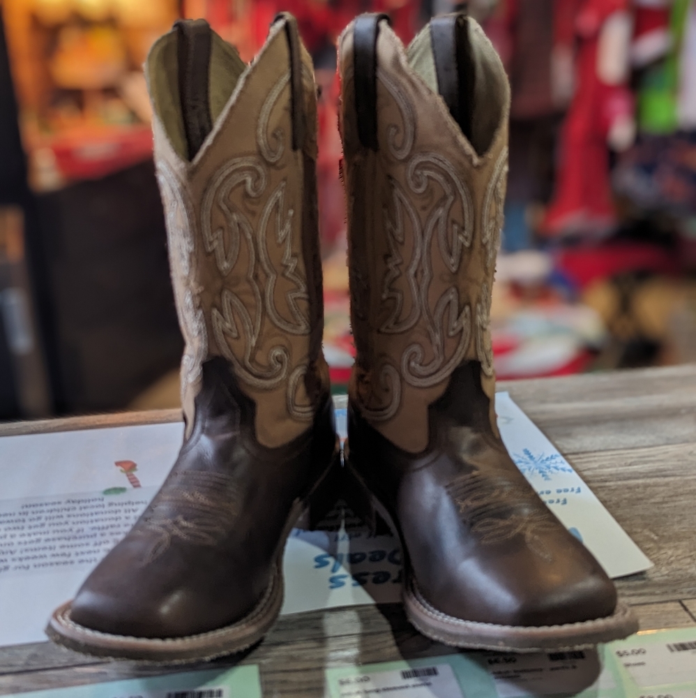 Women's Laredo cowgirl boots size 7m
